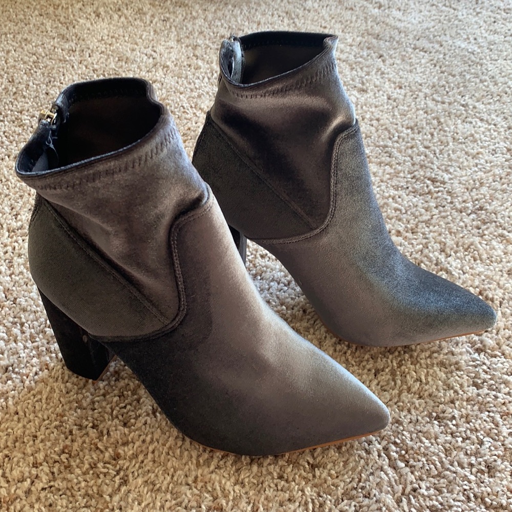 JustFab Size 10 Silver Velvet Booties NEVER WORN
